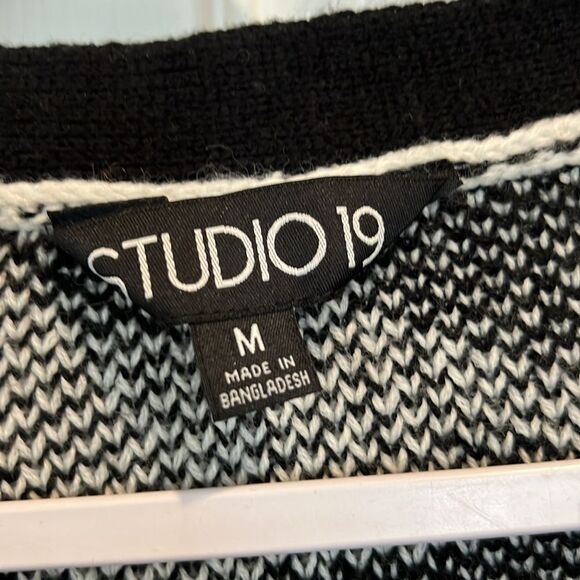 Studio 19 Black and White V-neck Button Down Cardigan Sweater Size Medium - Picture 5 of 6
